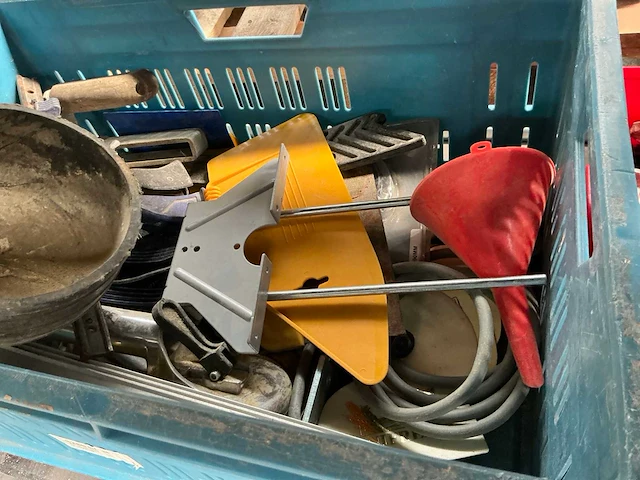 Partij installatie -en aannemersmateriaal - afbeelding 9 van  40