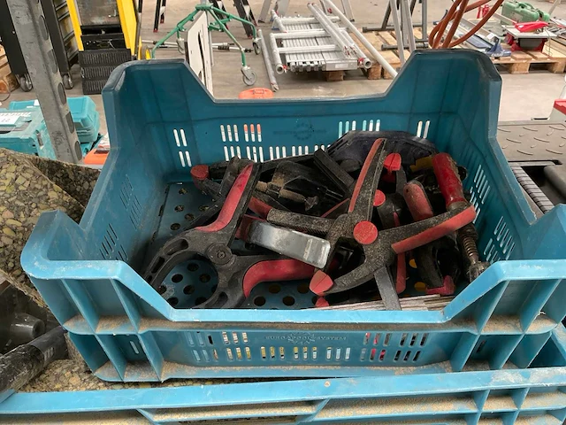 Partij installatie -en aannemersmateriaal - afbeelding 28 van  40
