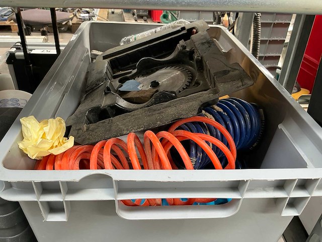 Partij installatie -en aannemersmateriaal - afbeelding 12 van  40