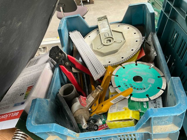 Partij installatie -en aannemersmateriaal - afbeelding 20 van  40