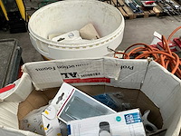 Partij installatie -en aannemersmateriaal - afbeelding 32 van  40