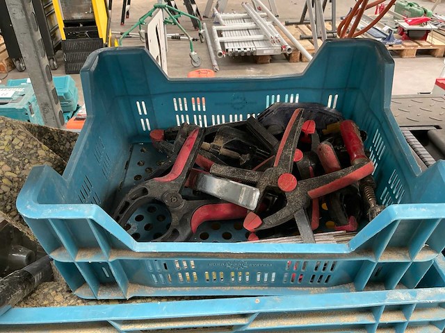 Partij installatie -en aannemersmateriaal - afbeelding 34 van  40
