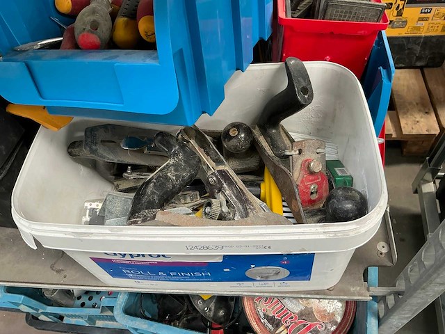Partij installatie -en aannemersmateriaal - afbeelding 36 van  40