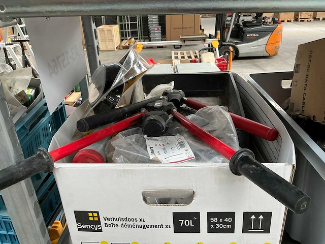 Partij installatie -en aannemersmateriaal - afbeelding 8 van  40