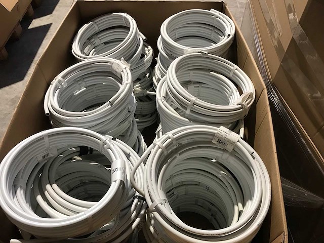 Partij installatie materiaal ter waarde van 30.000 eur. 7 pallets. - afbeelding 20 van  57