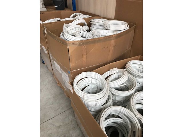Partij installatie materiaal ter waarde van 30.000 eur. 7 pallets. - afbeelding 39 van  57
