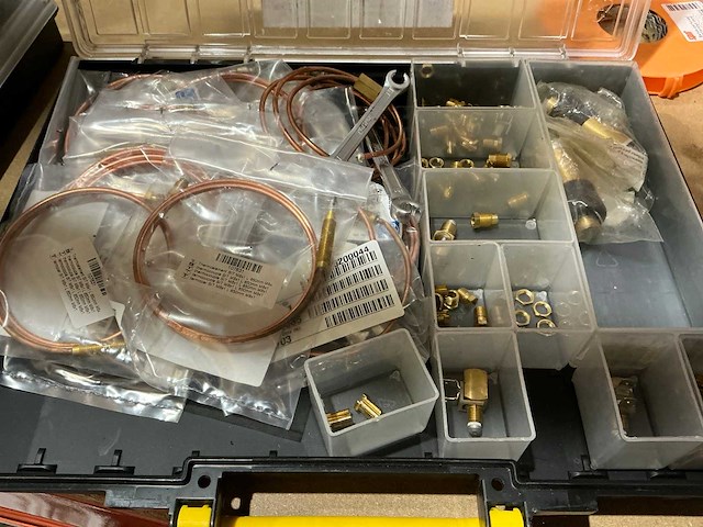 Partij installatie onderdelen - afbeelding 4 van  10