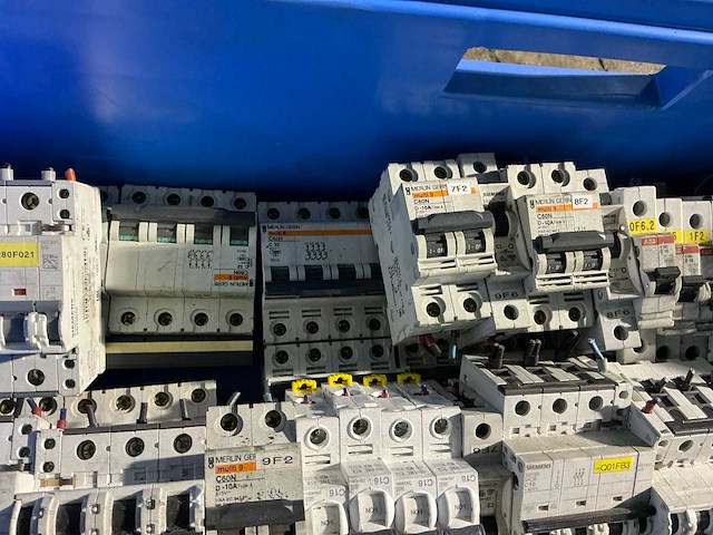 Partij installatieautomaten - afbeelding 6 van  7