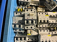 Partij installatieautomaten - afbeelding 3 van  9