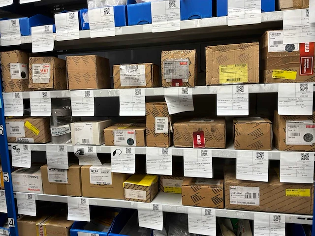 Partij installatiemateriaal ariston, bulex, riello - afbeelding 38 van  38