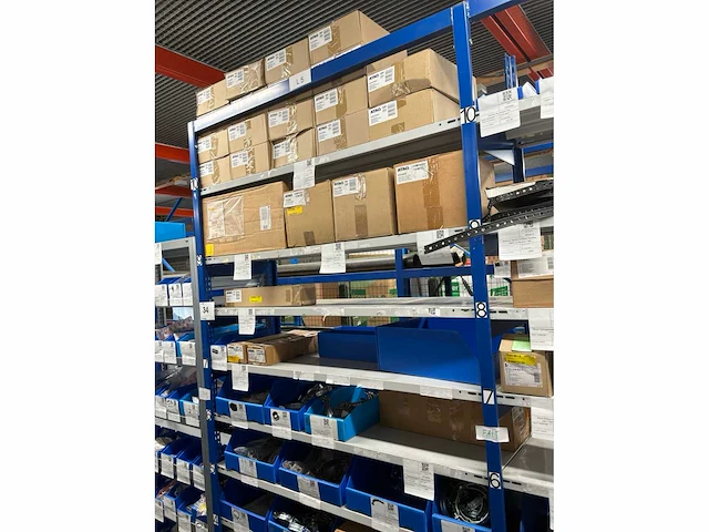 Partij installatiemateriaal atag, bosch, buderus - afbeelding 23 van  46
