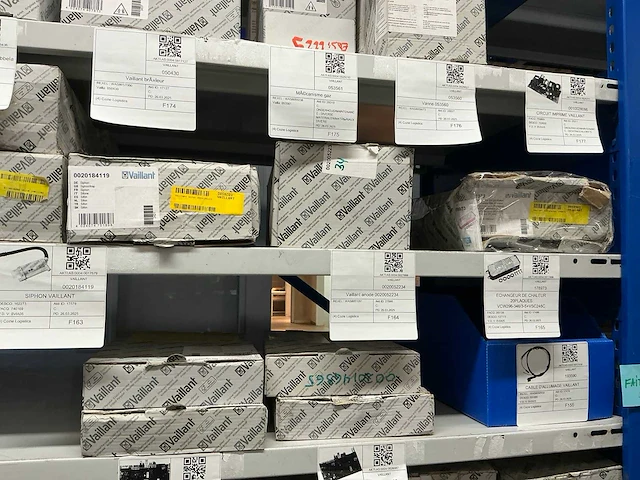 Partij installatiemateriaal bosch, vaillant, junkers, buderus - afbeelding 4 van  52