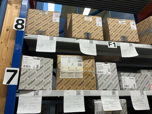 Partij installatiemateriaal bosch, vaillant, junkers, buderus - afbeelding 6 van  52