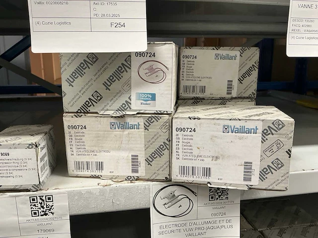 Partij installatiemateriaal bosch, vaillant, junkers, buderus - afbeelding 14 van  52