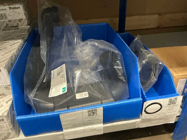Partij installatiemateriaal bosch, vaillant, junkers, buderus - afbeelding 24 van  52