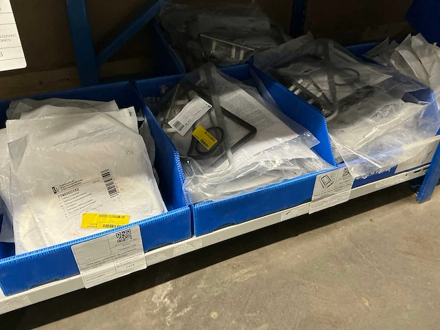 Partij installatiemateriaal bosch, vaillant, junkers, buderus - afbeelding 27 van  52
