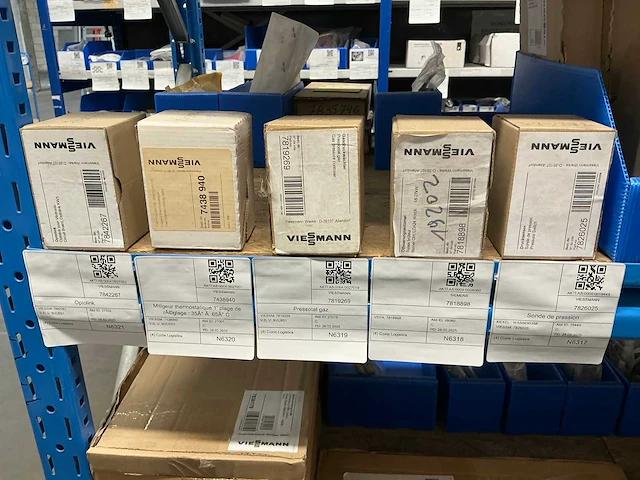 Partij installatiemateriaal bosch, vaillant, junkers, buderus - afbeelding 2 van  35