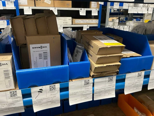 Partij installatiemateriaal bosch, vaillant, junkers, buderus - afbeelding 3 van  35