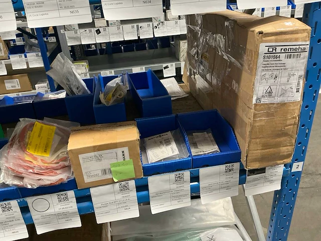Partij installatiemateriaal bosch, vaillant, junkers, buderus - afbeelding 6 van  35