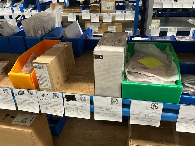 Partij installatiemateriaal bosch, vaillant, junkers, buderus - afbeelding 7 van  35