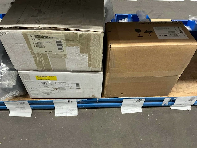 Partij installatiemateriaal bosch, vaillant, junkers, buderus - afbeelding 10 van  35