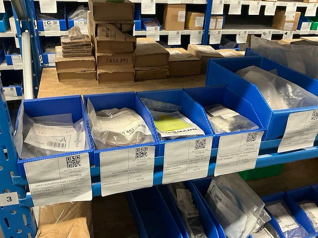 Partij installatiemateriaal bosch, vaillant, junkers, buderus - afbeelding 17 van  35