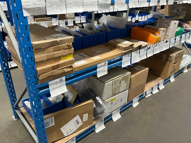 Partij installatiemateriaal bosch, vaillant, junkers, buderus - afbeelding 12 van  35