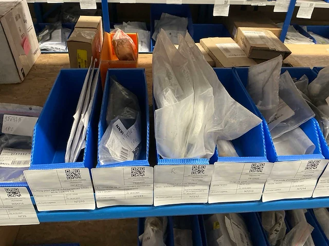 Partij installatiemateriaal bosch, vaillant, junkers, buderus - afbeelding 27 van  35