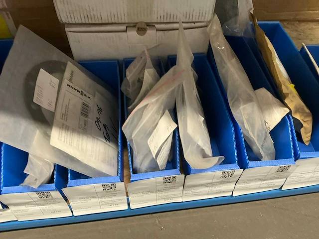 Partij installatiemateriaal bosch, vaillant, junkers, buderus - afbeelding 29 van  35