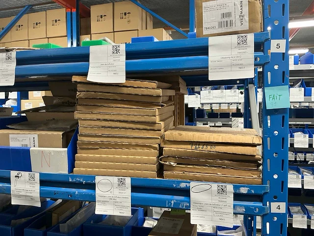 Partij installatiemateriaal bosch, vaillant, junkers, buderus - afbeelding 23 van  35