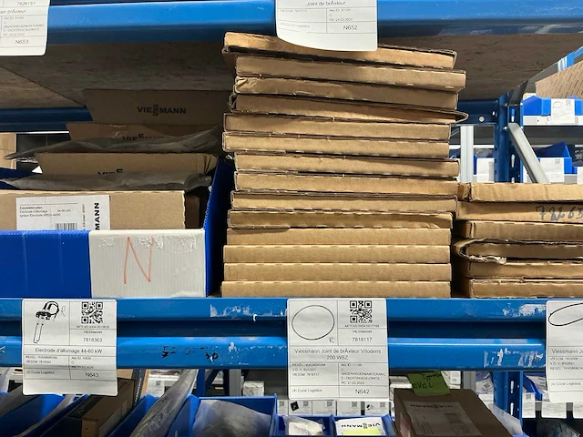 Partij installatiemateriaal bosch, vaillant, junkers, buderus - afbeelding 31 van  35
