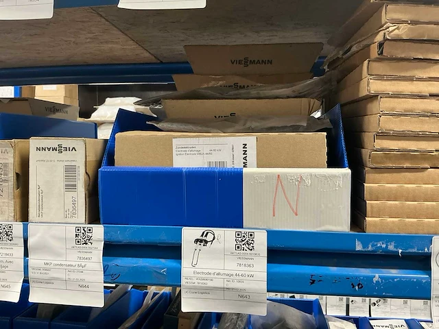 Partij installatiemateriaal bosch, vaillant, junkers, buderus - afbeelding 32 van  35