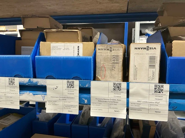 Partij installatiemateriaal bosch, vaillant, junkers, buderus - afbeelding 33 van  35