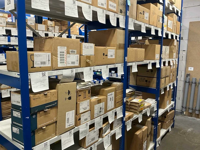Partij installatiemateriaal viessmann, grundfos - afbeelding 1 van  33