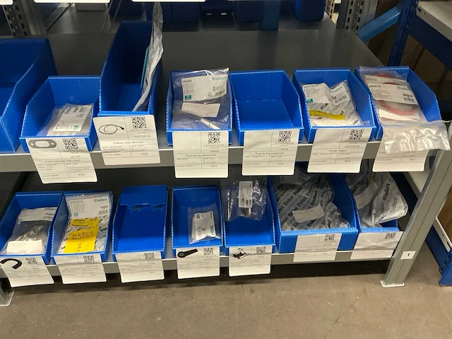 Partij installatiemateriaal viessmann, remeha, vaillant - afbeelding 9 van  49