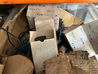 Partij installatiemateriaal - afbeelding 2 van  15