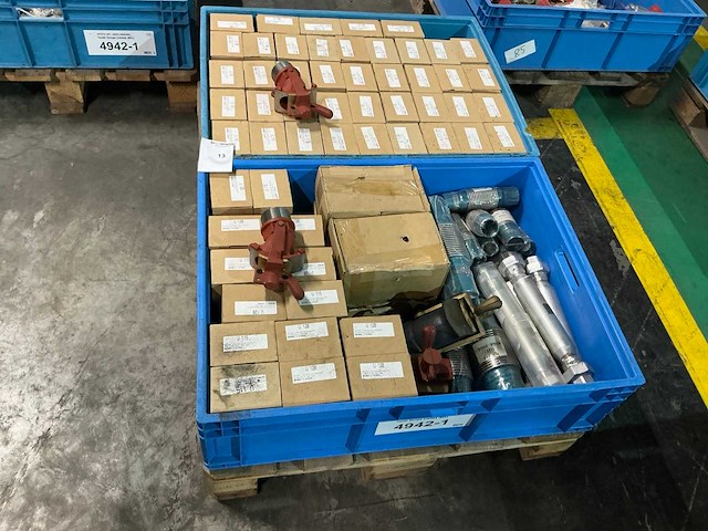 Partij installatiemateriaal - afbeelding 1 van  7