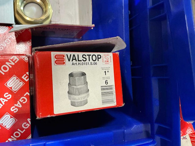 Partij installatiemateriaal - afbeelding 1 van  4
