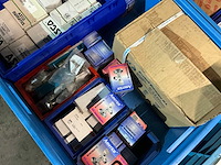 Partij installatiemateriaal - afbeelding 2 van  11