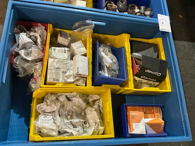 Partij installatiemateriaal - afbeelding 12 van  14