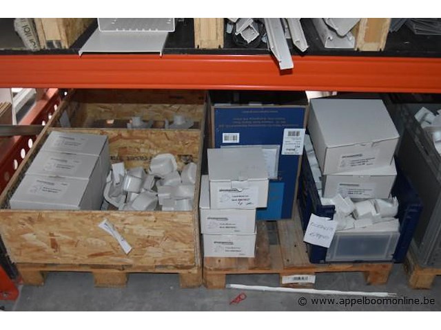 Partij installatiemateriaal - afbeelding 2 van  4