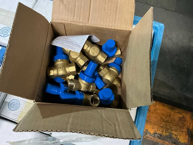 Partij installatiemateriaal - afbeelding 11 van  12