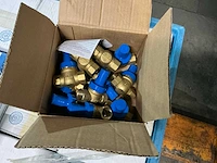 Partij installatiemateriaal - afbeelding 11 van  12