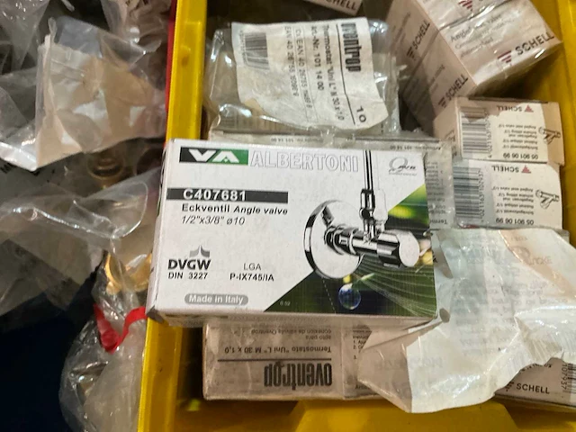 Partij installatiemateriaal - afbeelding 14 van  14