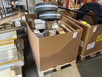 Partij installatiematerialen - afbeelding 1 van  7