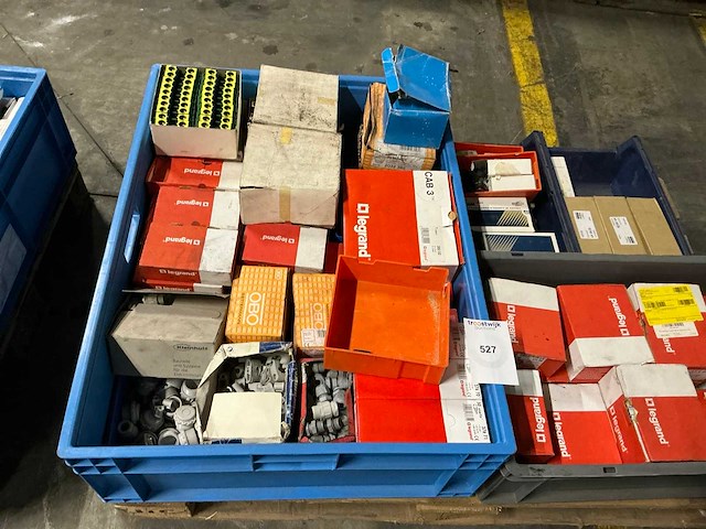 Partij installatiematerialen - afbeelding 2 van  11