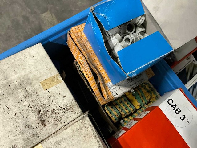 Partij installatiematerialen - afbeelding 7 van  11