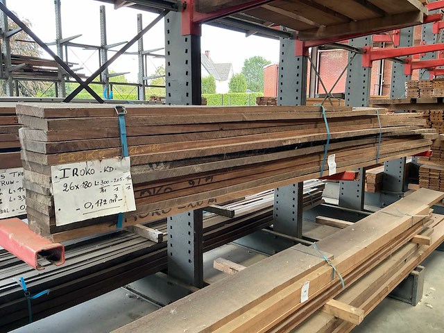 Partij iroko en thermowood ayous balken en planken - afbeelding 2 van  6