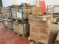 Partij isolatiepluggen en diverse bevestigingsmaterialen - afbeelding 1 van  11