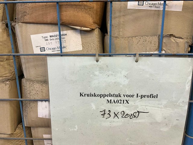 Partij isolatiepluggen en diverse bevestigingsmaterialen - afbeelding 8 van  11